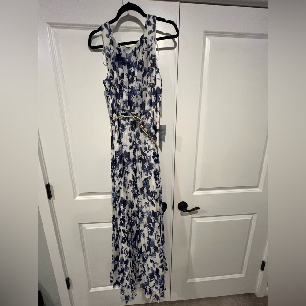 ✨ NWT Eliza J Floral Pleated Maxi Dress – Size 14 ✨ - Picture 2 of 8